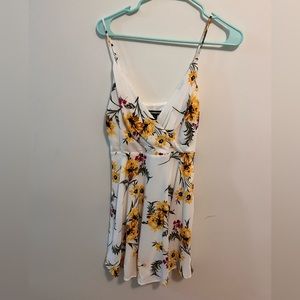 Beautiful flower express dress. XS, only worn once! Amazing condition